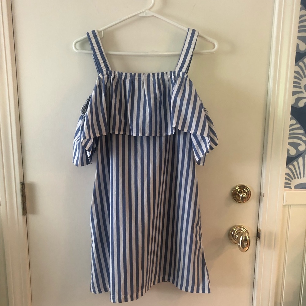 Whit two (anthropologie) cold shoulder ruffle dress size petite XS.